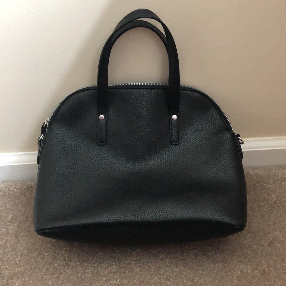 NWOT black scallop bag w/crossbody - Picture 3 of 4